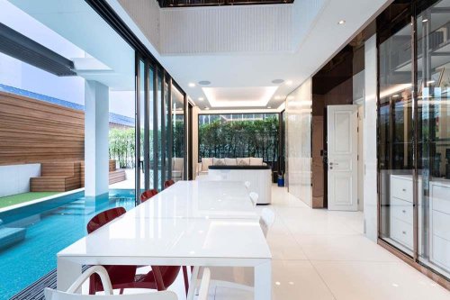 Luxurious 6 storey House with pool for Sale in Watthana Bangkok